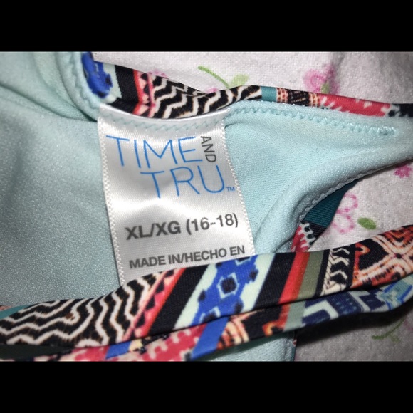 Bikini - Picture 6 of 7